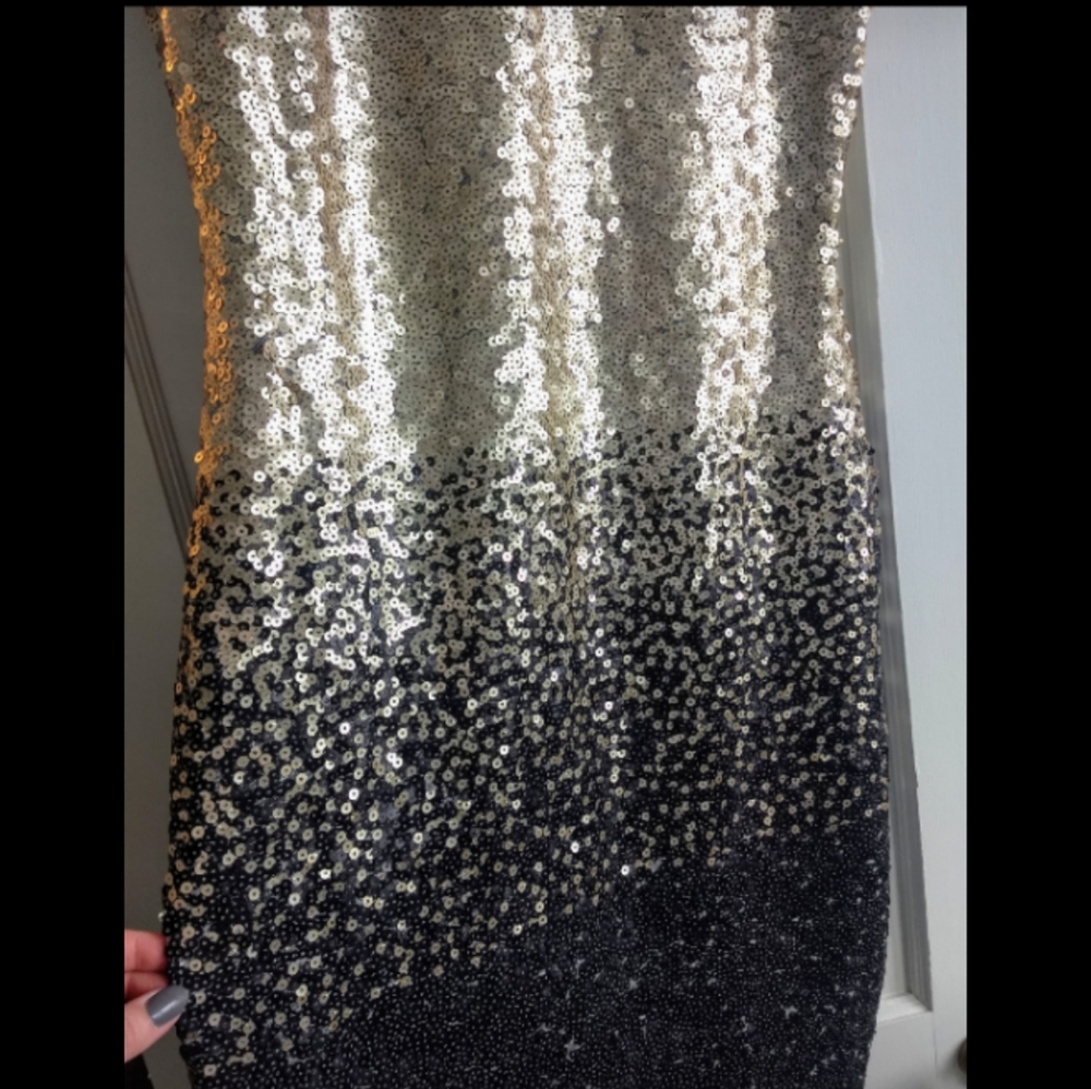 Dress - Picture 3 of 4